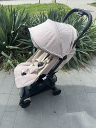 [OUTLET] Cybex Coya Wózek Spacerowy Rama Matt Black Cozy Beige